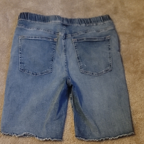 Old Navy Kids Ripped Denim Shorts - Light Blue - Picture 4 of 4